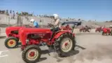 Maria Sharapova pe tractor Maria Sharapova pe tractor